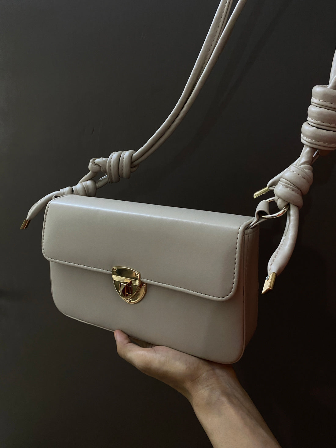 Charmé Classic knot shoulder bag in Skin synthetic leather